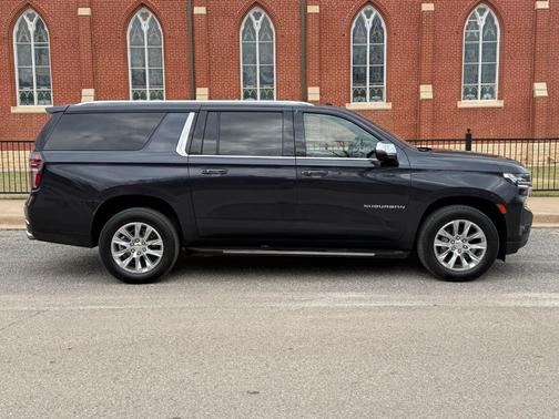 2023 Chevrolet Suburban Premier