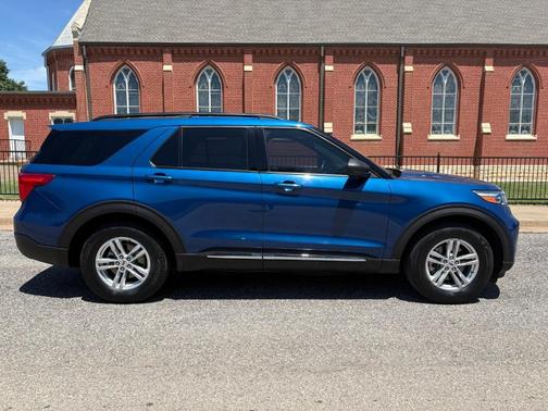 Blue Metallic 2020 Ford Explorer XLT