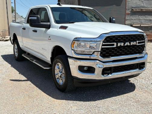 Bright White Clearcoat 2024 RAM 2500 Big Horn