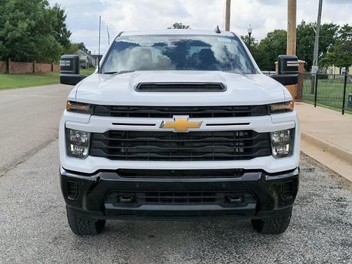 2026 Chevrolet Silverado 2500 Custom