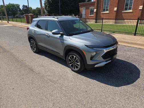 Sterling Gray Metallic 2026 Chevrolet Trailblazer LT