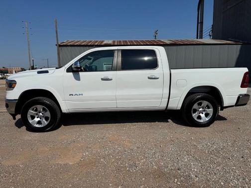 Bright White Clearcoat 2022 RAM 1500 Laramie
