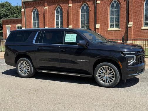 2025 Chevrolet Suburban LT