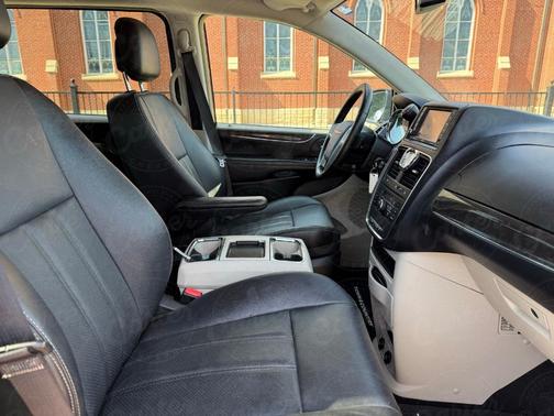 2012 Chrysler Town & Country Touring