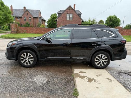 2023 Subaru Outback Premium