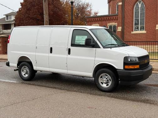 Summit White 2025 Chevrolet Express 2500 Work Van