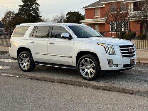 2018 Cadillac Escalade Luxury