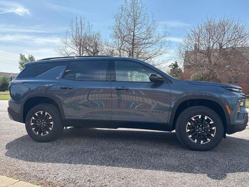 Lakeshore Blue Metallic 2026 Chevrolet Traverse Z71
