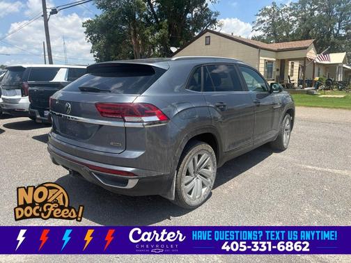 Platinum Gray Metallic 2022 Volkswagen Atlas Cross Sport 3.6L V6 SE w/Technology