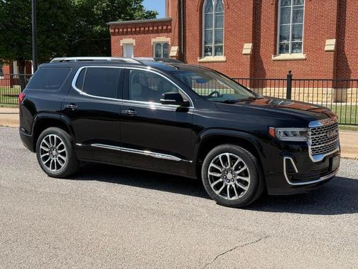 2022 GMC Acadia Denali