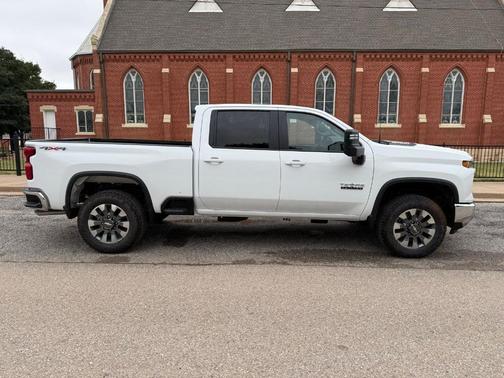 2025 Chevrolet Silverado 3500 LT