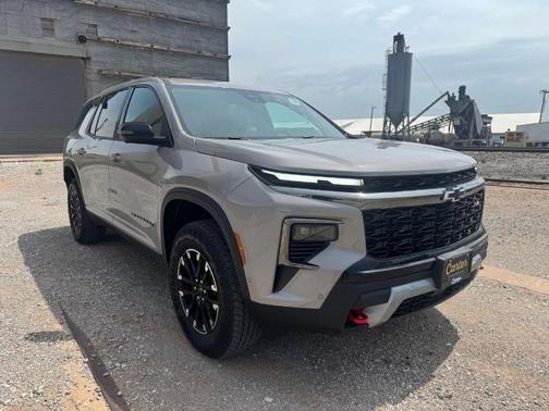 Sandstone Gray 2026 Chevrolet Traverse Z71