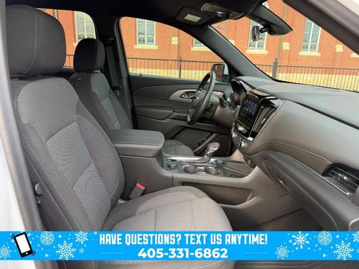 2023 Chevrolet Traverse LT Cloth