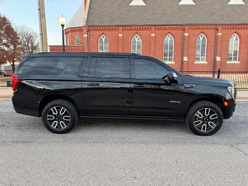 2023 GMC Yukon XL AT4