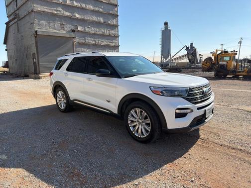 White 2022 Ford Explorer King Ranch