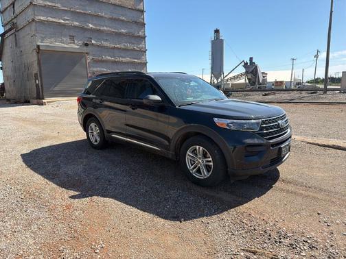 Black Metallic 2023 Ford Explorer XLT