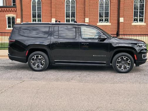 2023 Jeep Wagoneer L Series III
