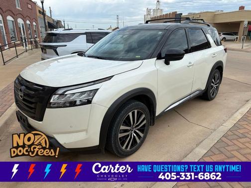 2 Tone White / Black Roof 2023 Nissan Pathfinder Platinum