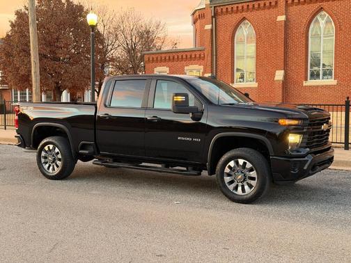 2024 Chevrolet Silverado 2500 Custom