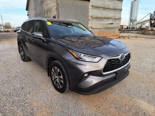 2023 Toyota Highlander Hybrid XLE