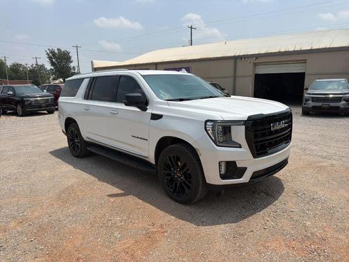 White Frost Tri-Coat 2024 GMC Yukon XL SLT