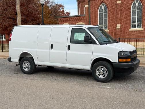 2025 Chevrolet Express 2500 Work Van