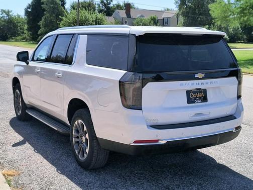 2025 Chevrolet Suburban LT