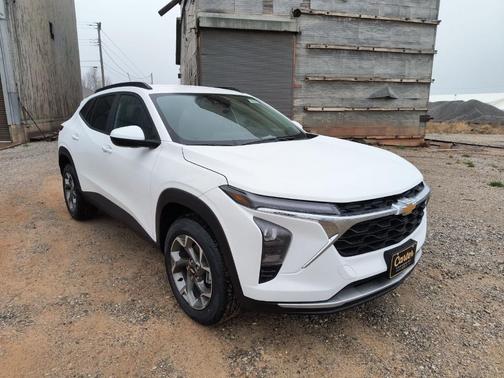 Summit White 2026 Chevrolet Trax LT