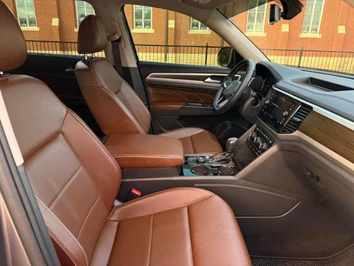 2022 Volkswagen Atlas 3.6L SE w/Technology