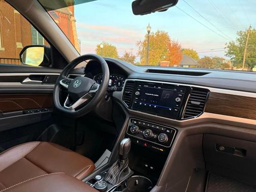 2022 Volkswagen Atlas 3.6L SE w/Technology