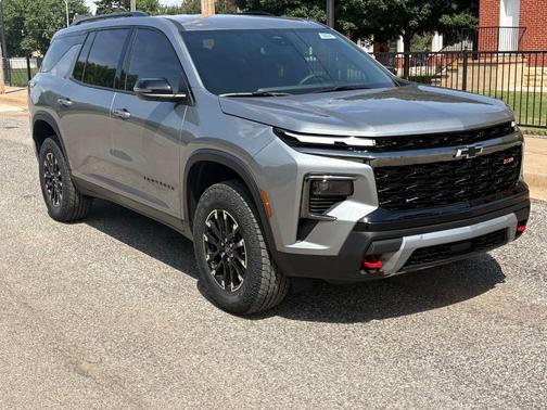 Sterling Gray Metallic 2026 Chevrolet Traverse Z71