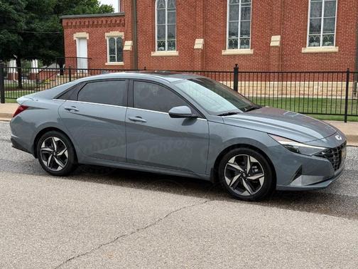 2022 Hyundai ELANTRA Limited