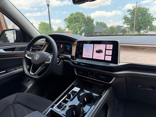 2024 Volkswagen Atlas 2.0T SE