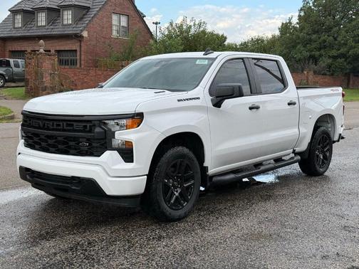 2025 Chevrolet Silverado 1500 Custom