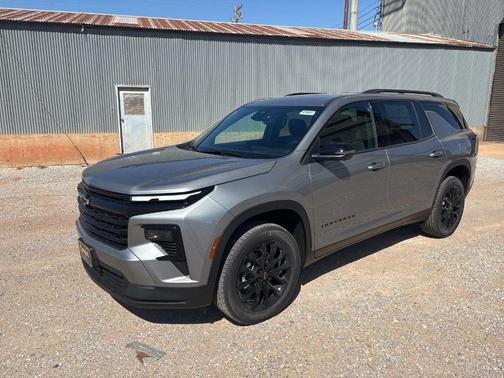 Sterling Gray Metallic 2026 Chevrolet Traverse LT