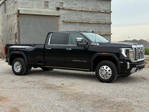 2024 GMC Sierra 3500 Denali