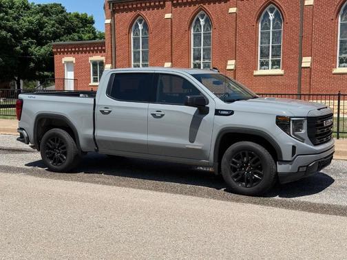 2024 GMC Sierra 1500 Elevation