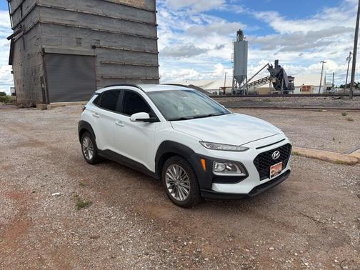Chalk White 2021 Hyundai KONA SEL