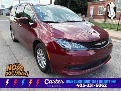 Velvet Red Pearlcoat 2023 Chrysler Voyager LX