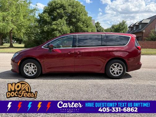 Velvet Red Pearlcoat 2023 Chrysler Voyager LX