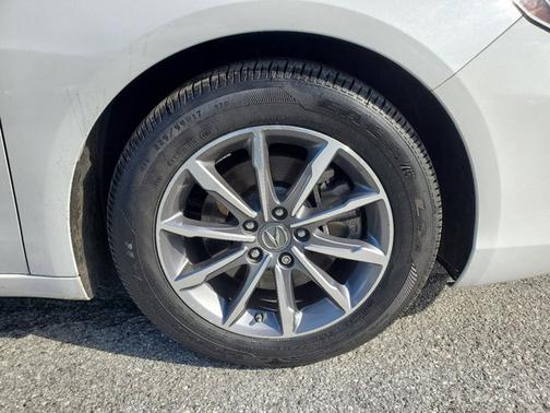 Photo 5 of 26 of 2019 Acura TLX Base