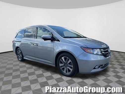 Lunar Silver Metallic 2017 Honda Odyssey Touring