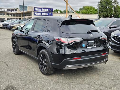 Crystal Black Pearl 2024 Honda HR-V Sport