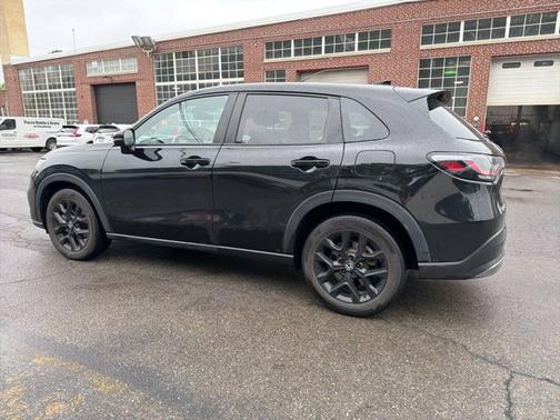 Crystal Black Pearl 2024 Honda HR-V Sport