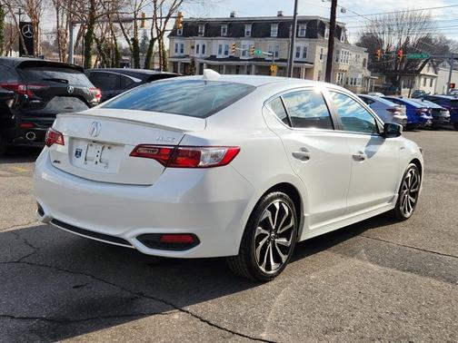 2018 Acura ILX w/Premium/A-SPEC Pkg