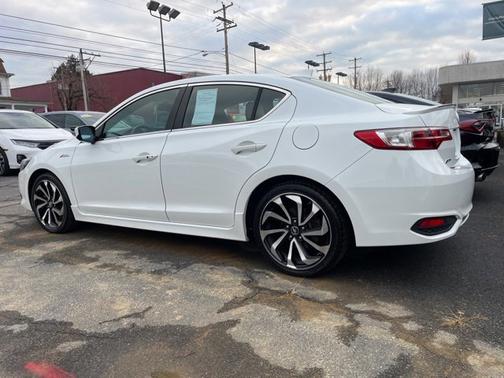 2018 Acura ILX w/Premium/A-SPEC Pkg