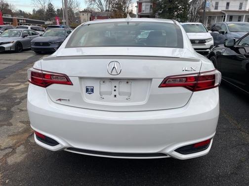 2018 Acura ILX w/Premium/A-SPEC Pkg