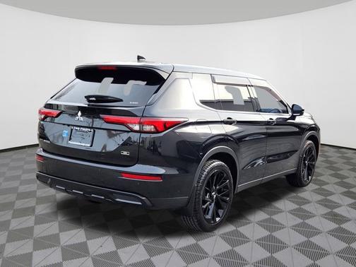 2023 Mitsubishi Outlander SE Black Edition