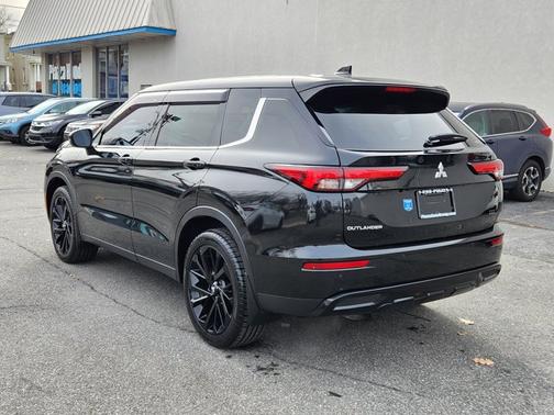 2023 Mitsubishi Outlander SE Black Edition