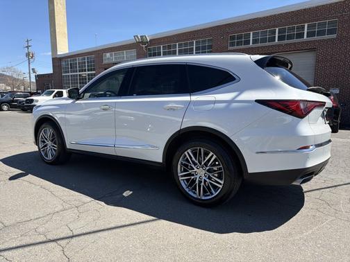 Platinum White Pearl 2022 Acura MDX w/Advance Package